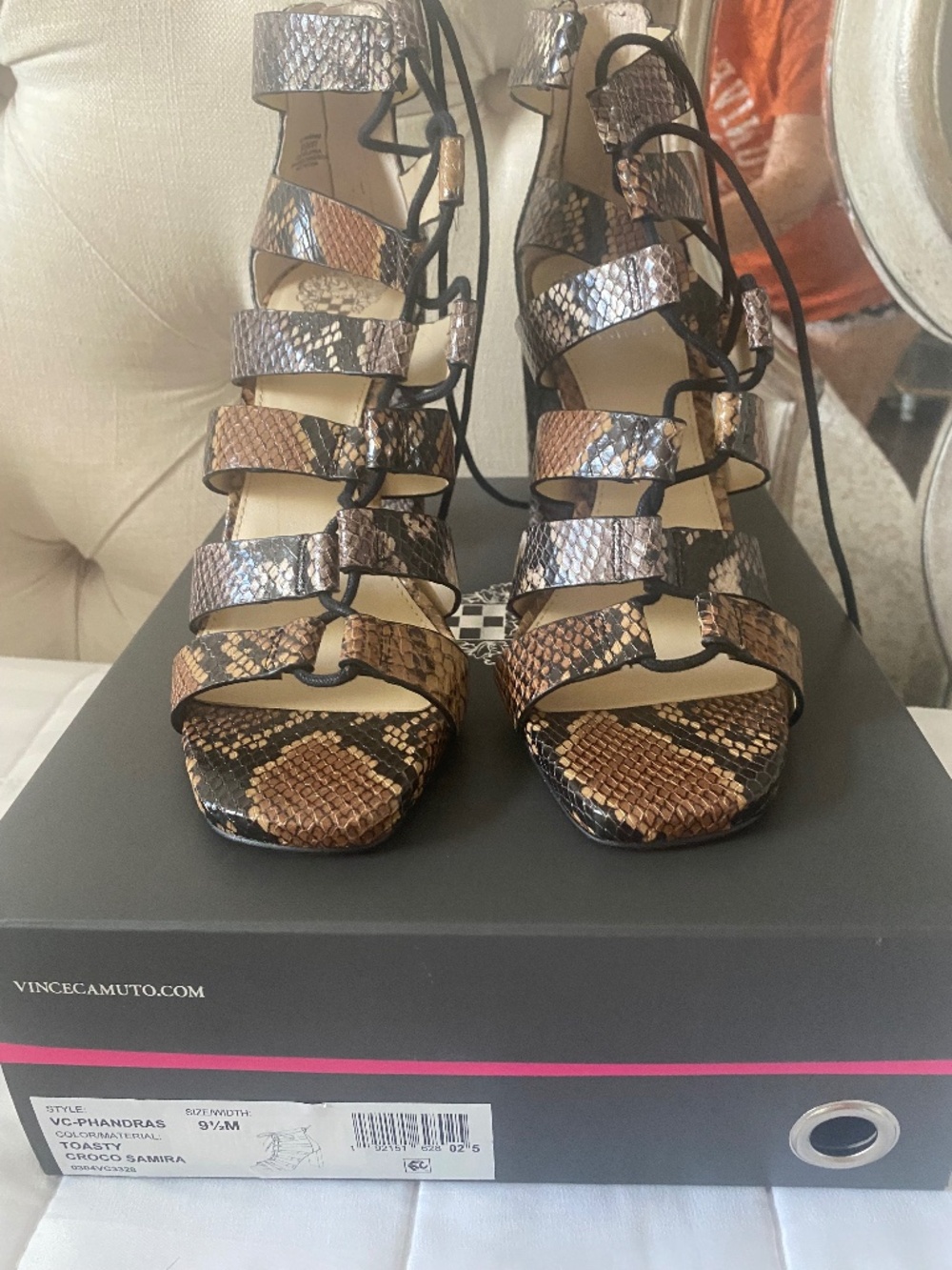 VINCE CAMUTO ANIMAL PRINT GLADIATOR HEELS NEW 9.5 - Picture 1 of 7